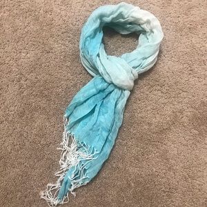 🧣H&M Women’s Fashion Light Blue Scarf🧣